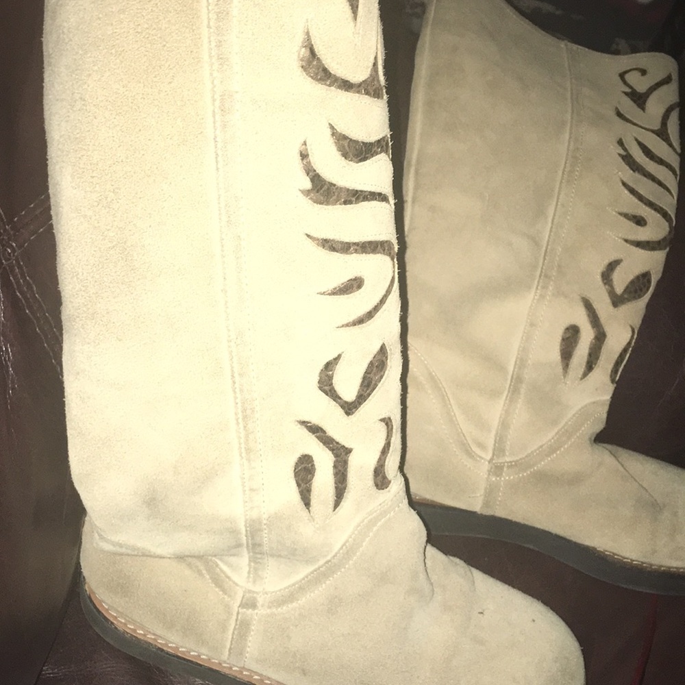 Arlos boots!